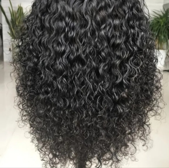 SALE!! Brazilian Short Hair Curly/Wavy Synthetic Wig (TEMPORARY PRICE) - Picture 4 of 4